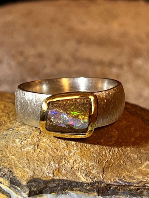 Matrix Gebirge grün rot Boulder Opal Ring