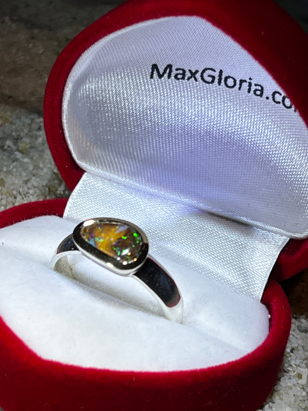 Natur Boulder Opal Queensland Ring in Silber mit teilvergoldeter Fassung