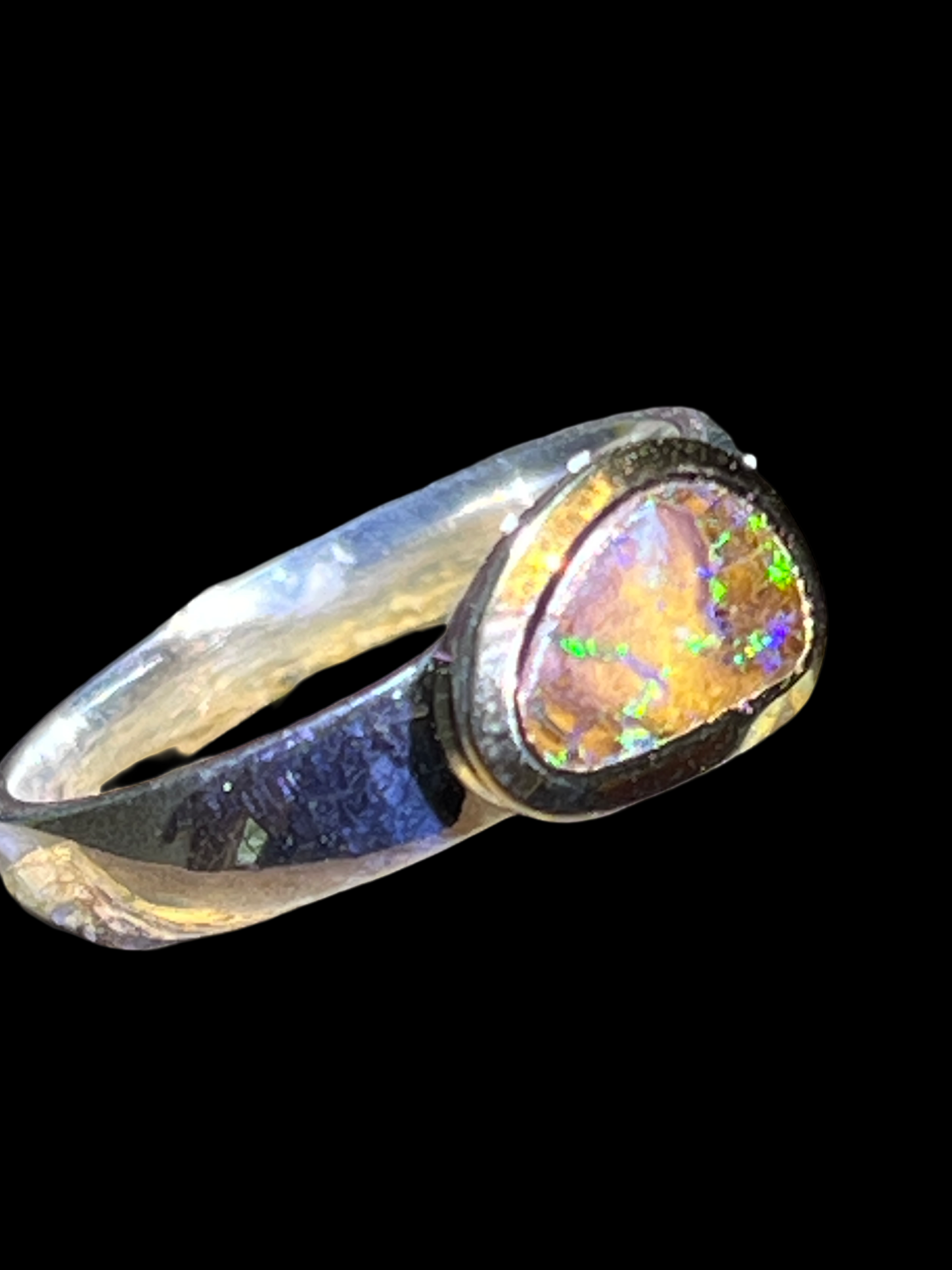 Natur Boulder Opal Queensland Ring in Silber mit teilvergoldeter Fassung