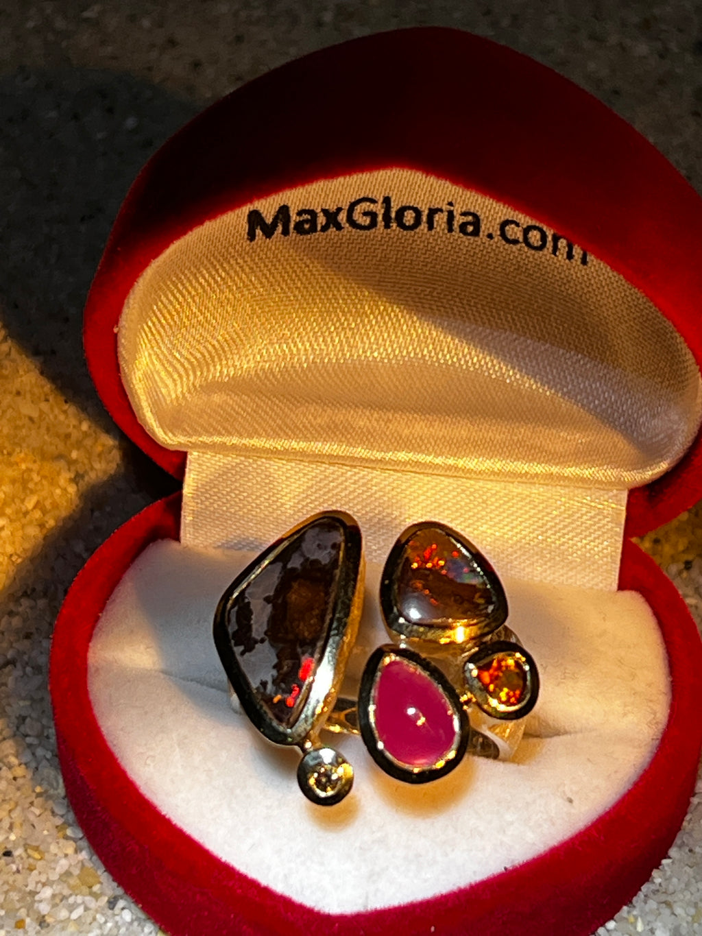 Boulder Opal Queensland Rubin Saphir Kombination Ring in Silber mit vergoldeter Fassung