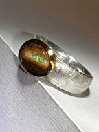 Boulder Opal Schöner Blick Ring in Silber mit vergoldeter Fassung