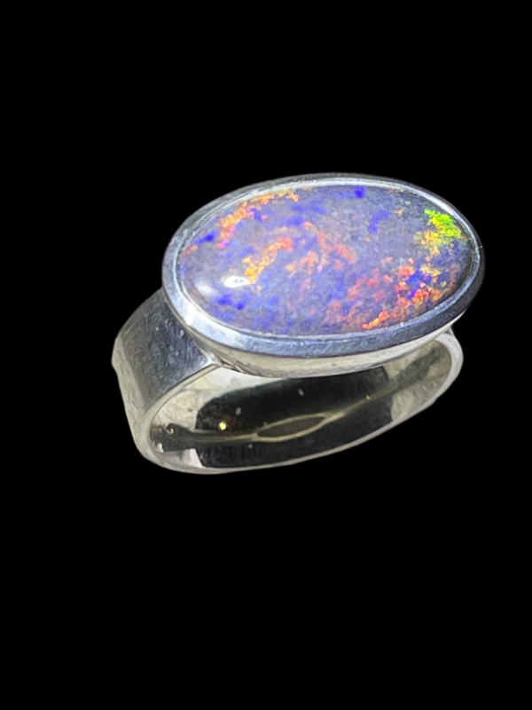 Graue Eminenz großer Boulder Opal Ring in Silber