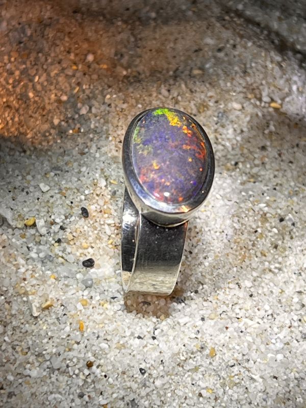 Graue Eminenz großer Boulder Opal Ring in Silber