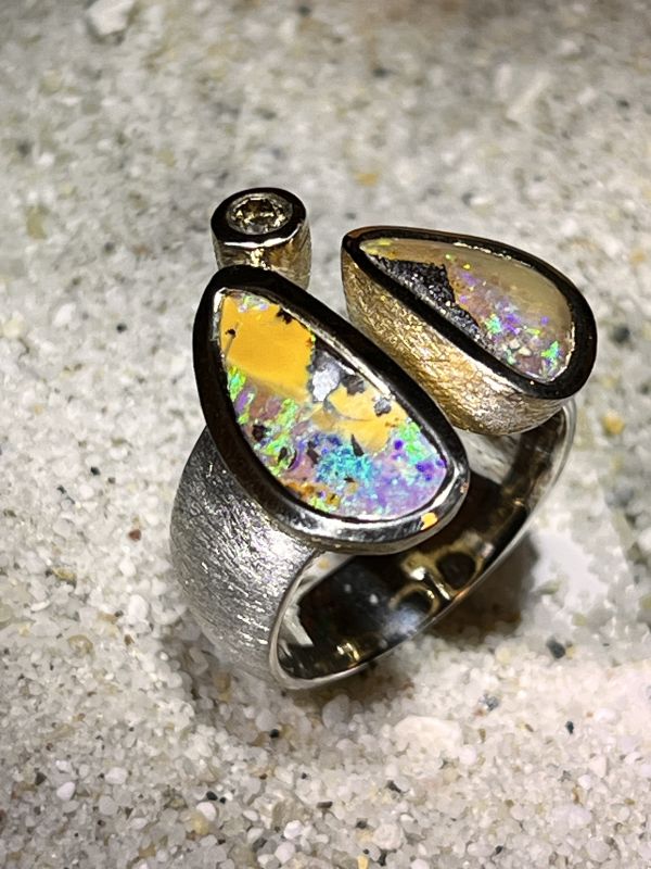 Zwei Wüsten Opale als Designring