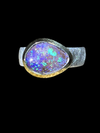 Galaxy Violett Boulder Opal Ring