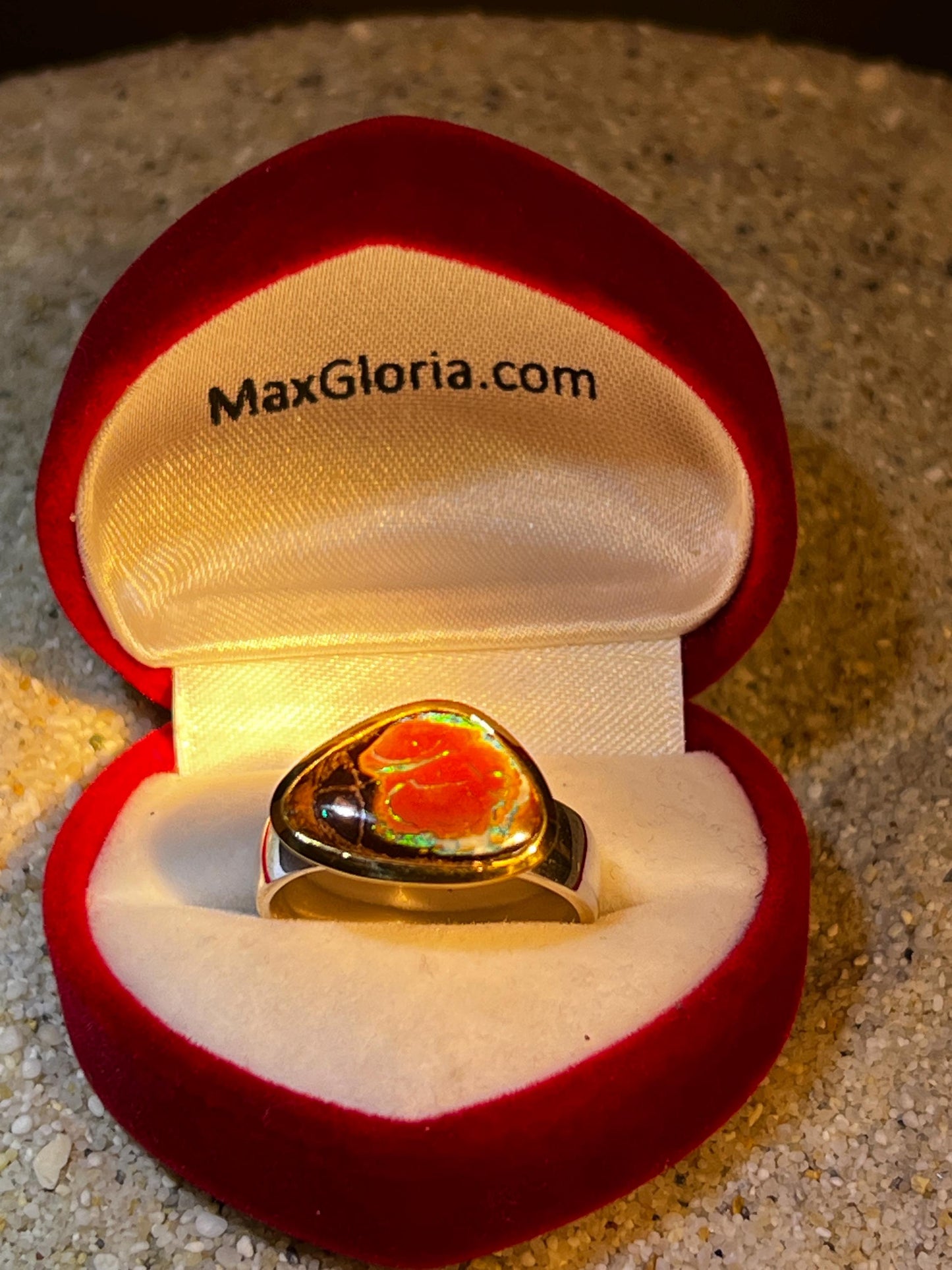 Boulder Natur Opal Queensland Ring in Silber mit goldplattierter Fassung
