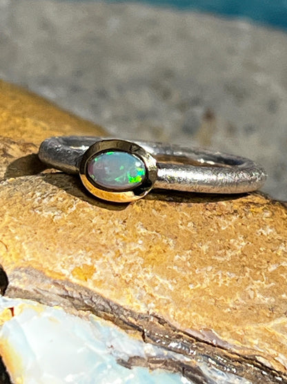 Schwarzopal Minimalist Ring in Silber mit vergoldeter Fassung