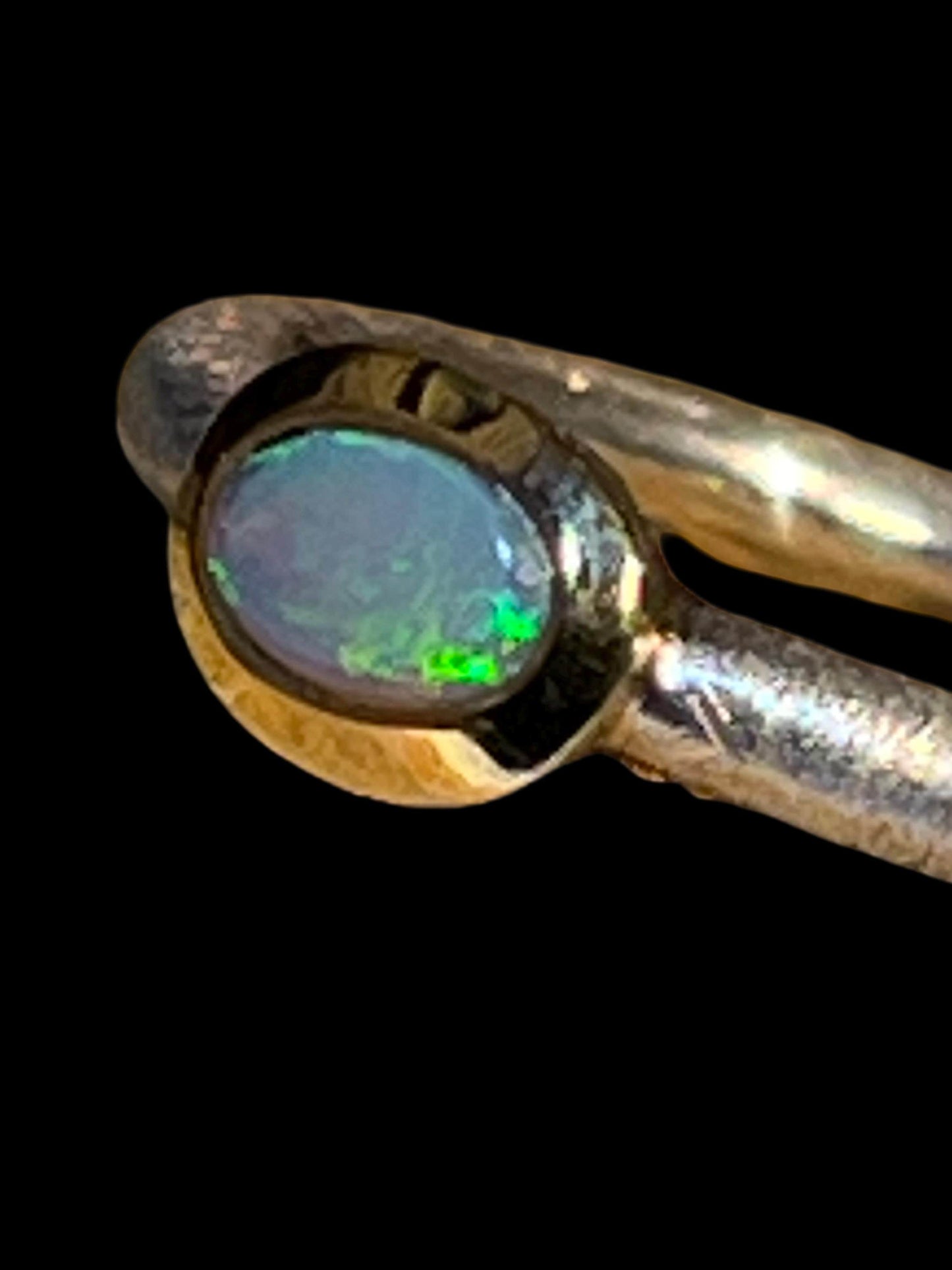 Schwarzopal Minimalist Ring in Silber mit vergoldeter Fassung