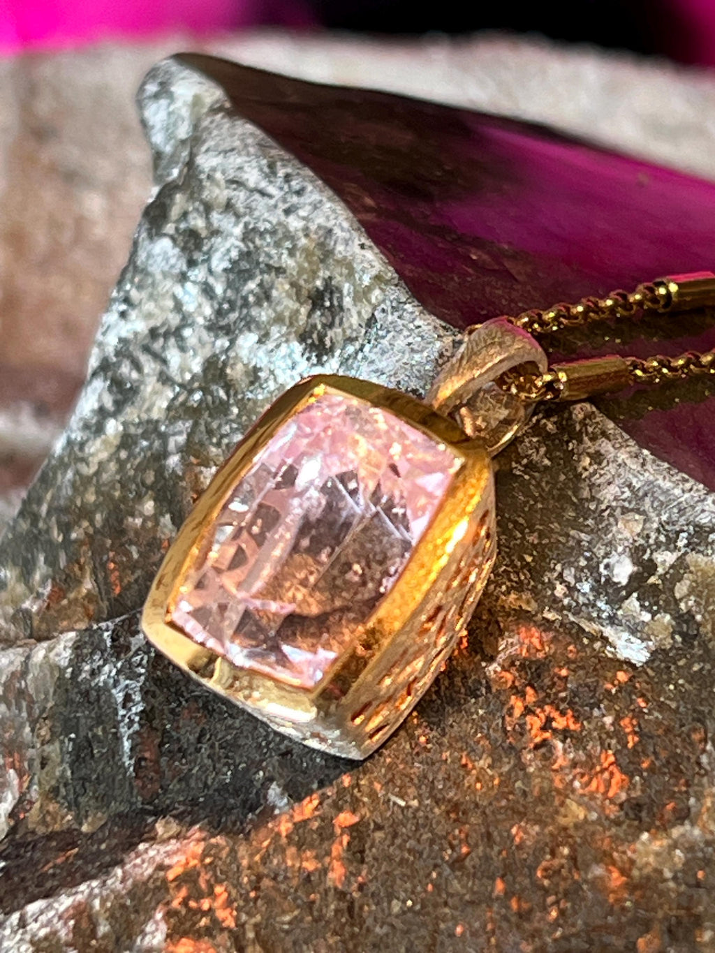 Kunzit Tagespreis  in magisch Pink 18kt Goldvermeil Sterlingsilber Kette vergoldet deutsche Handarbeit