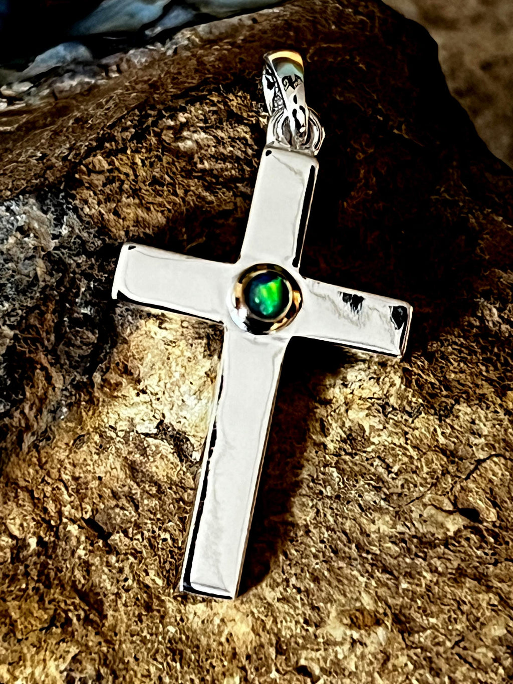 Sterlingsilber Kreuz mit natürlichem Schwarzopal 18kt Goldvermeilfassung deutsche massive Arbeit