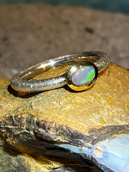 Schwarzopal Minimalist Ring in Silber mit vergoldeter Fassung