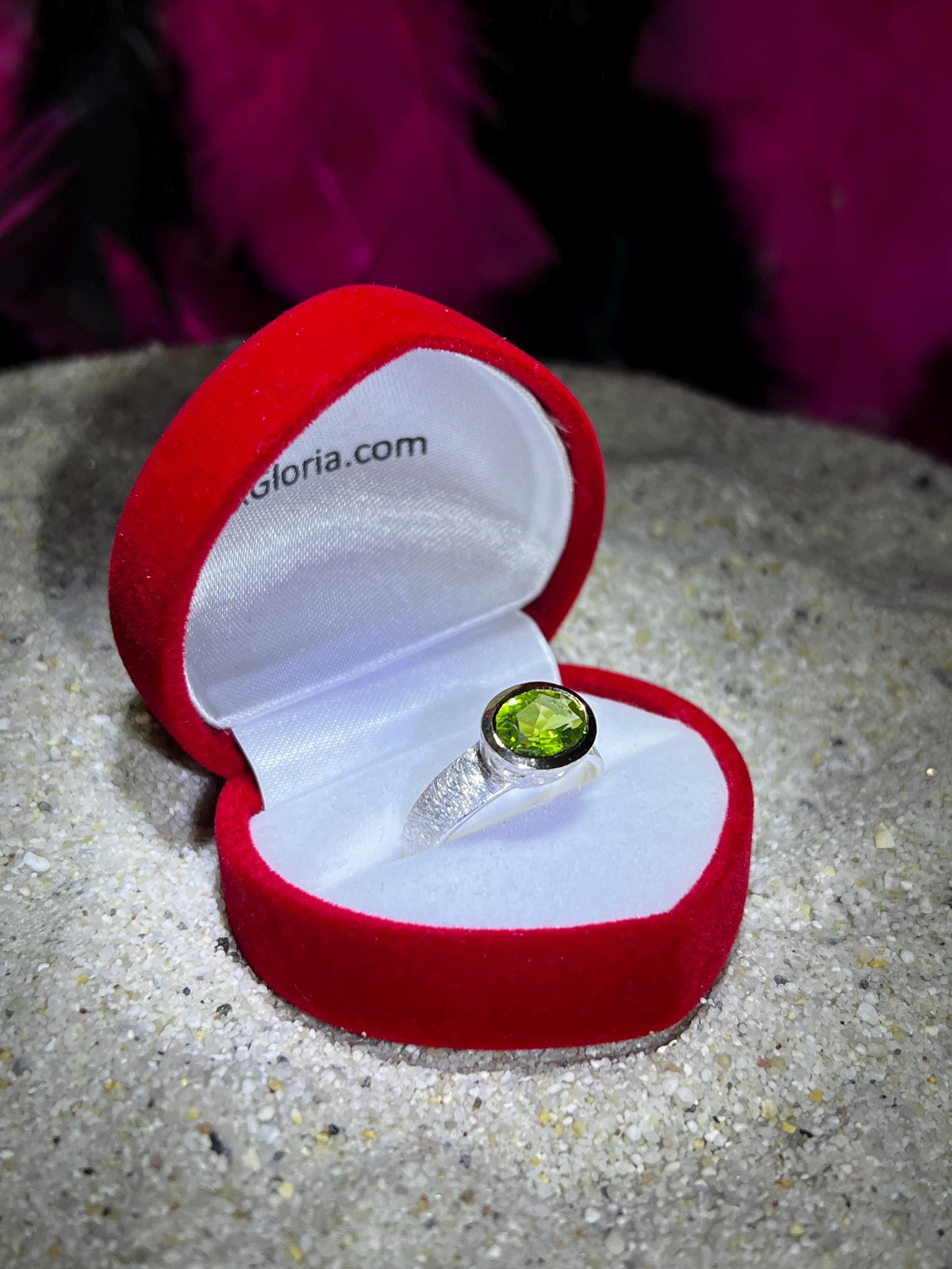 Grüner Turmalin Ring in Silber mit teilvergoldeter Fassung