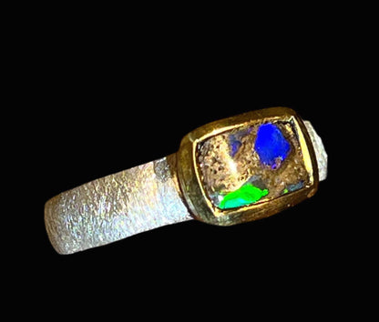 Wochenend Preis  Natürlicher australischer Boulder Opal aus Andamooka 18kt Vermeilfassung Sterling Silberring