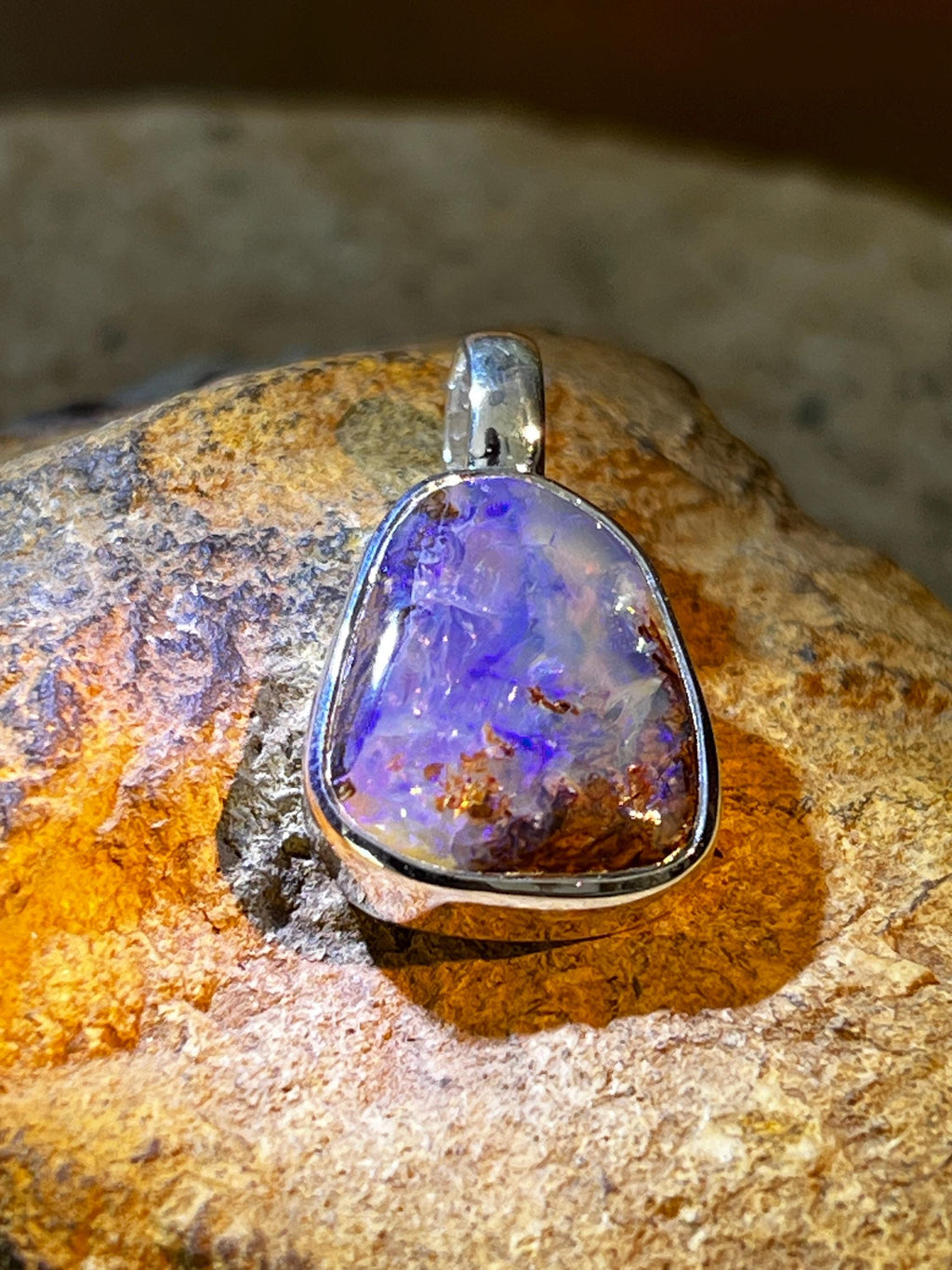 Opalviolett Kristallanhänger in Sterlingsilber