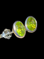 Natürliche Peridot Ohrstecker in Sterling Silber