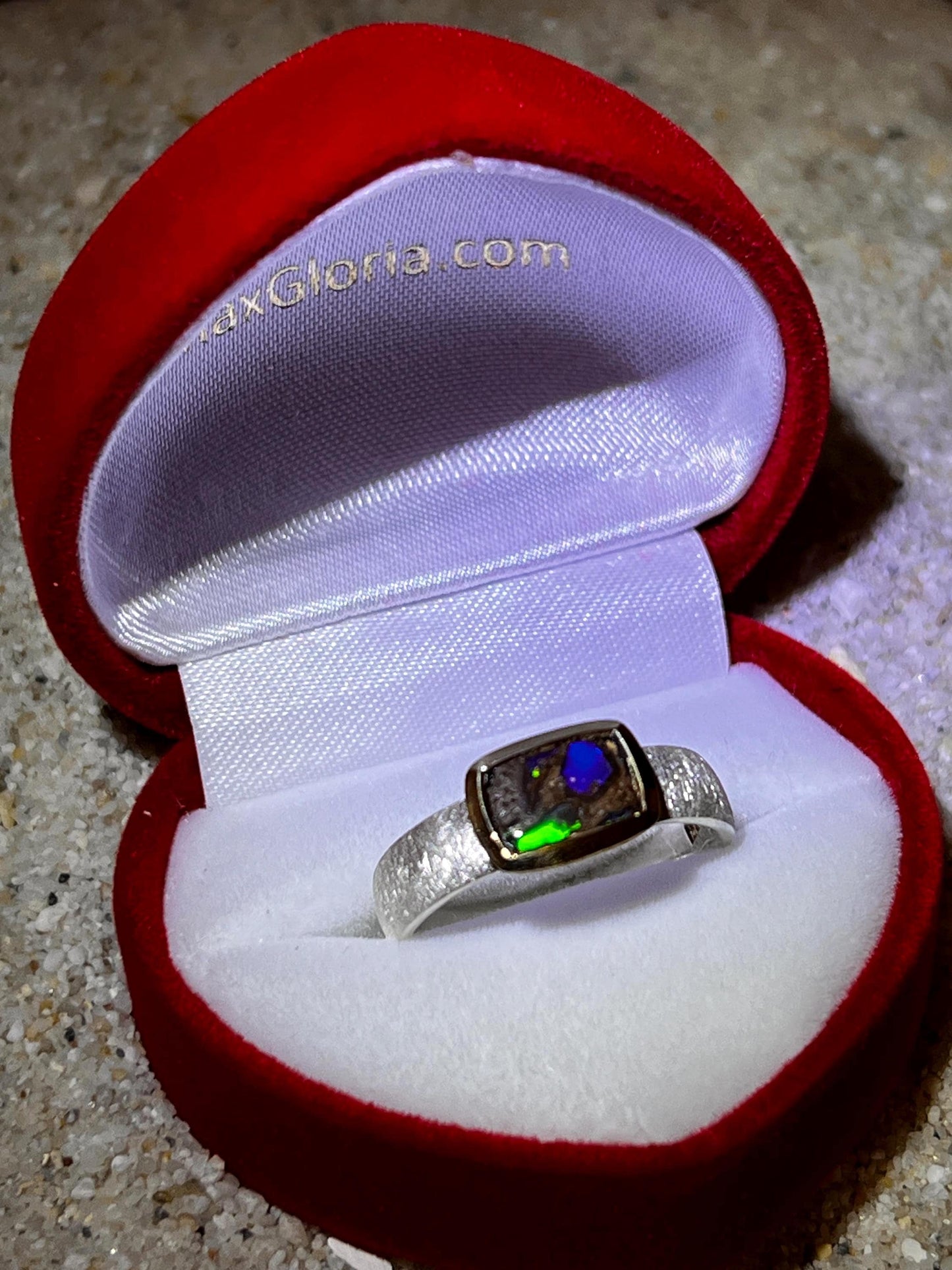 Wochenend Preis  Natürlicher australischer Boulder Opal aus Andamooka 18kt Vermeilfassung Sterling Silberring