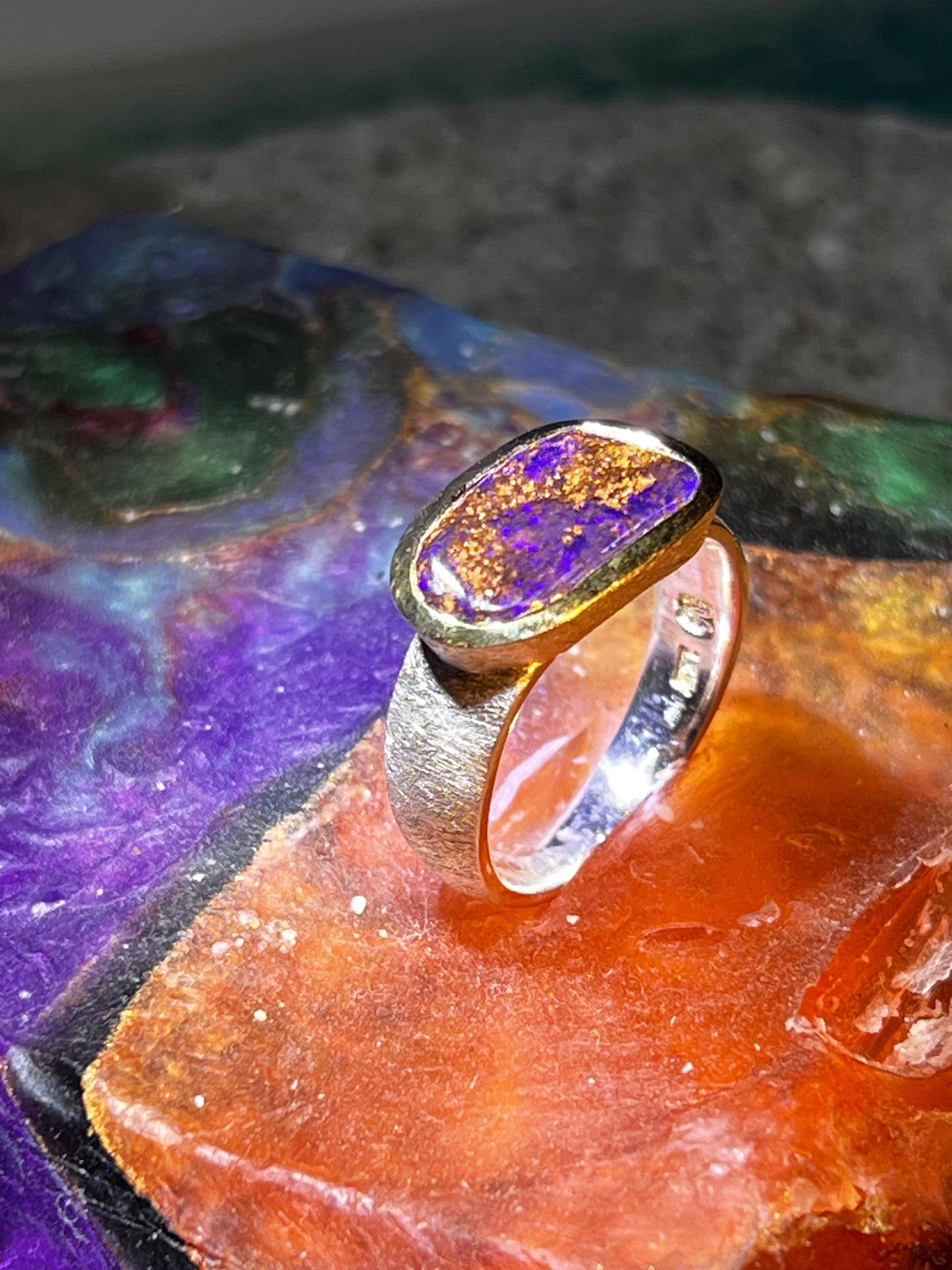 Queensland Opal in 18kt Goldvermeil Fassung im Sterlingsilber Ring