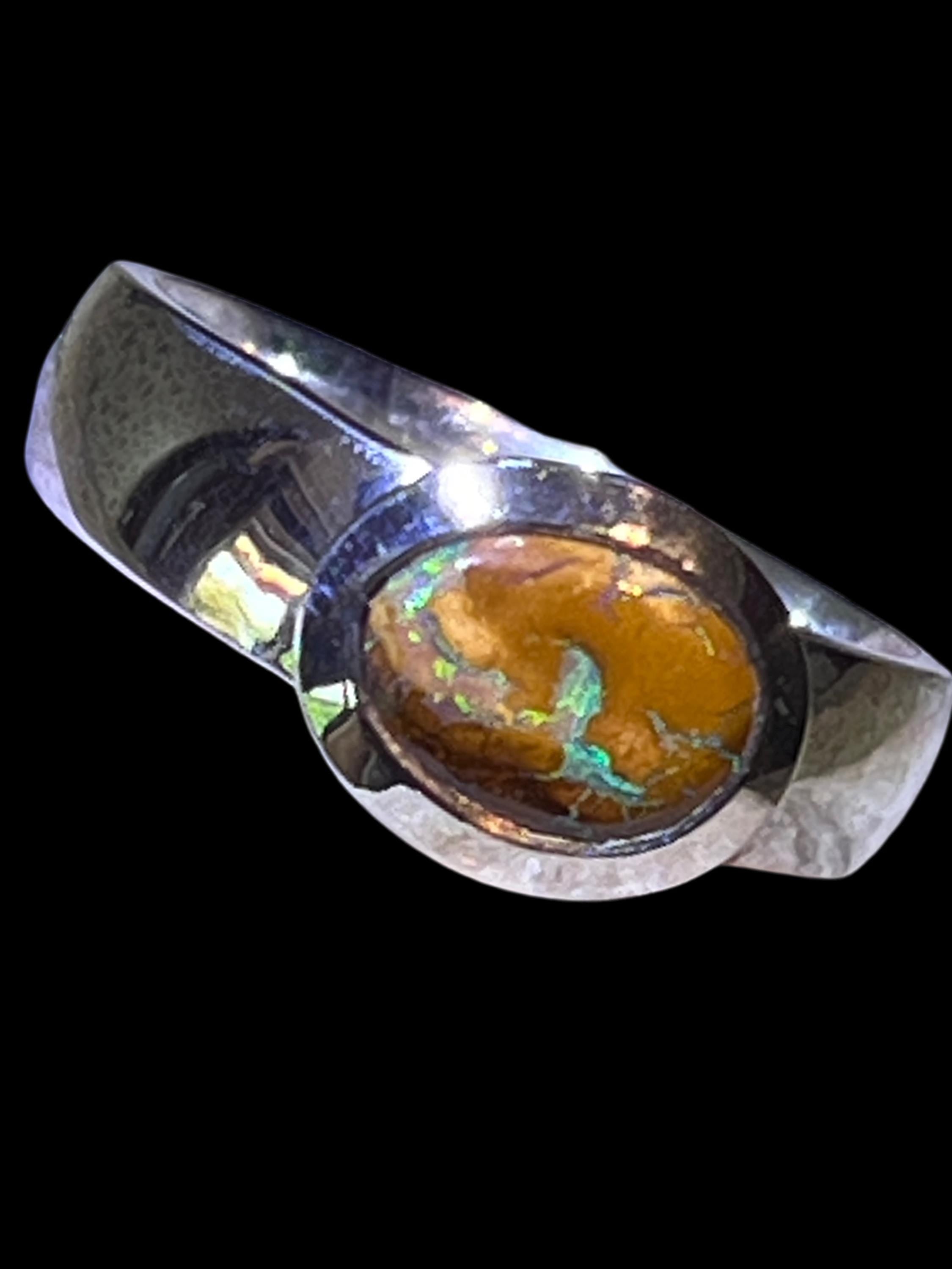 Boulder Opal natürliche Schönheit in schwerem Sterlingsilberring deutsche Handarbeit