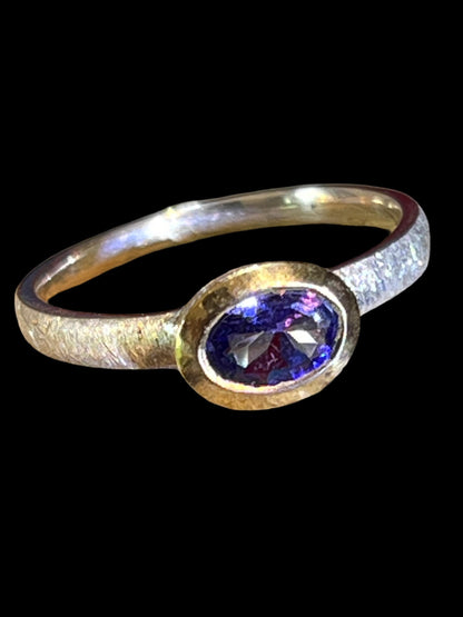 Tansanit Stern von Afrika in 18kt Goldvermeil Fassung Silber Ring mattiert