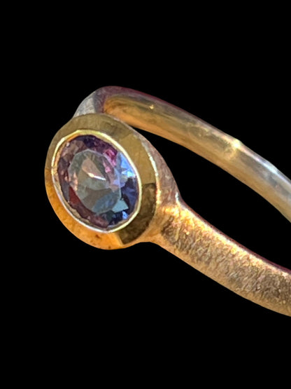 Tansanit Stern von Afrika in 18kt Goldvermeil Fassung Silber Ring mattiert