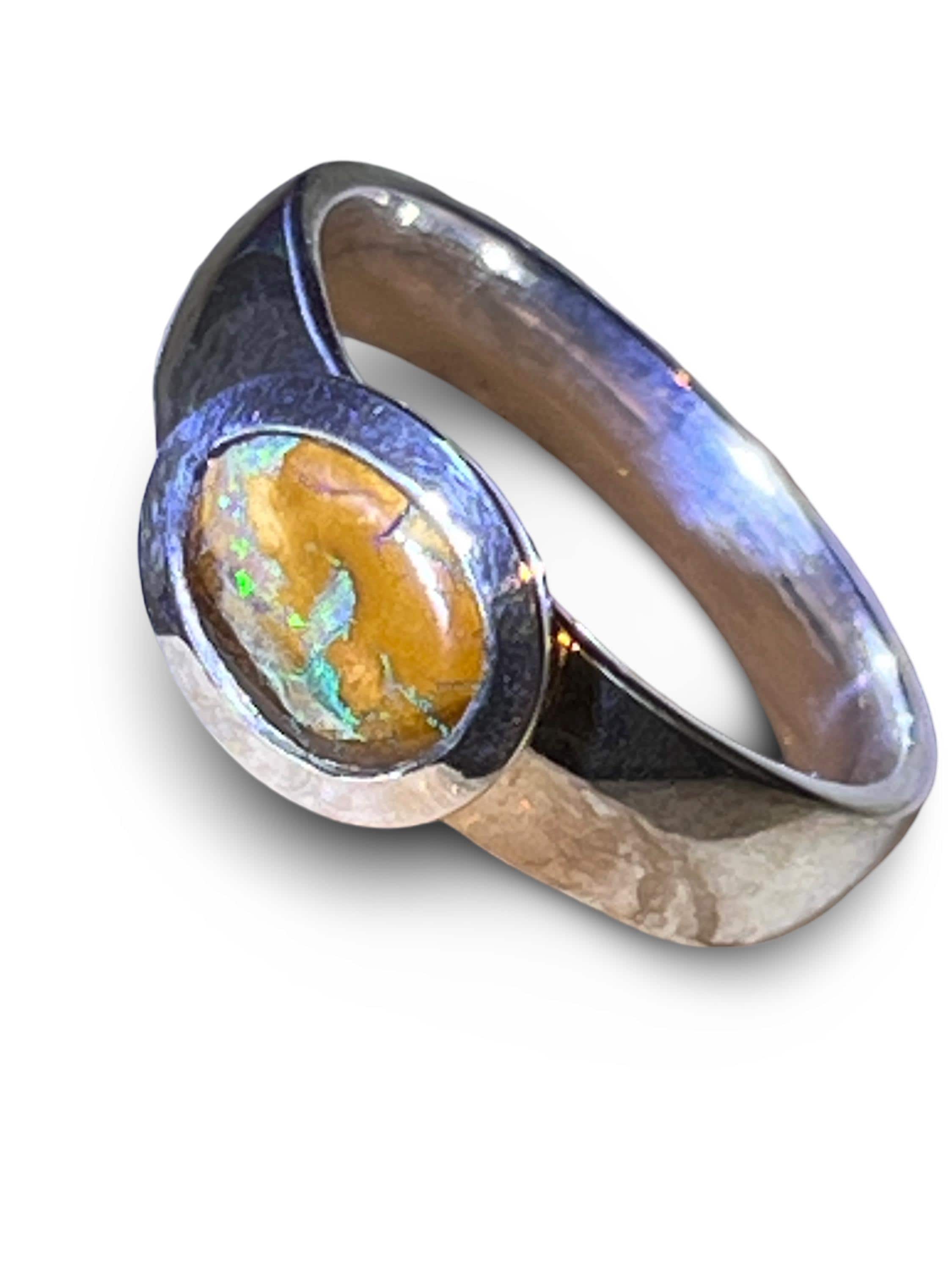 Boulder Opal natürliche Schönheit in schwerem Sterlingsilberring deutsche Handarbeit