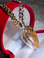 Boulder Opal opulent blaumetallic an Sterlingsilber Rotgoldkette deutsche Handarbeit