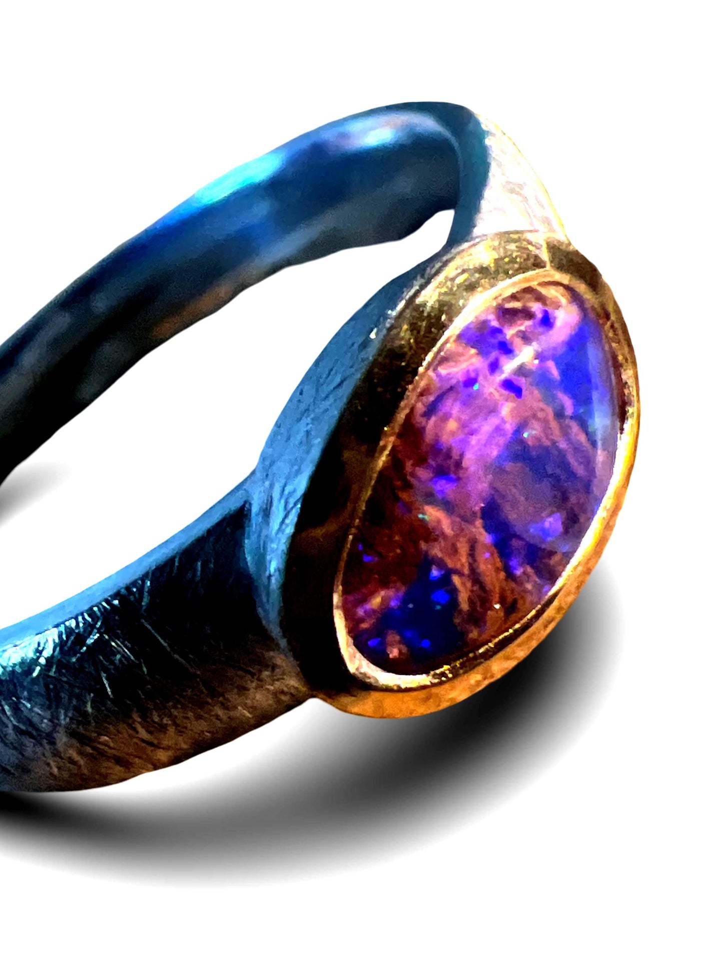 Mein Preis  Blau roter Mond Opal 10mm x 7mm Ring in Sterlingsilber mit 18kt Goldvermeil Fassung deutsche Qualitätsarbeit