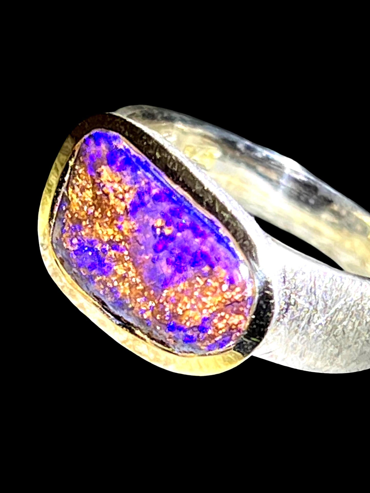 Queensland Opal in 18kt Goldvermeil Fassung im Sterlingsilber Ring