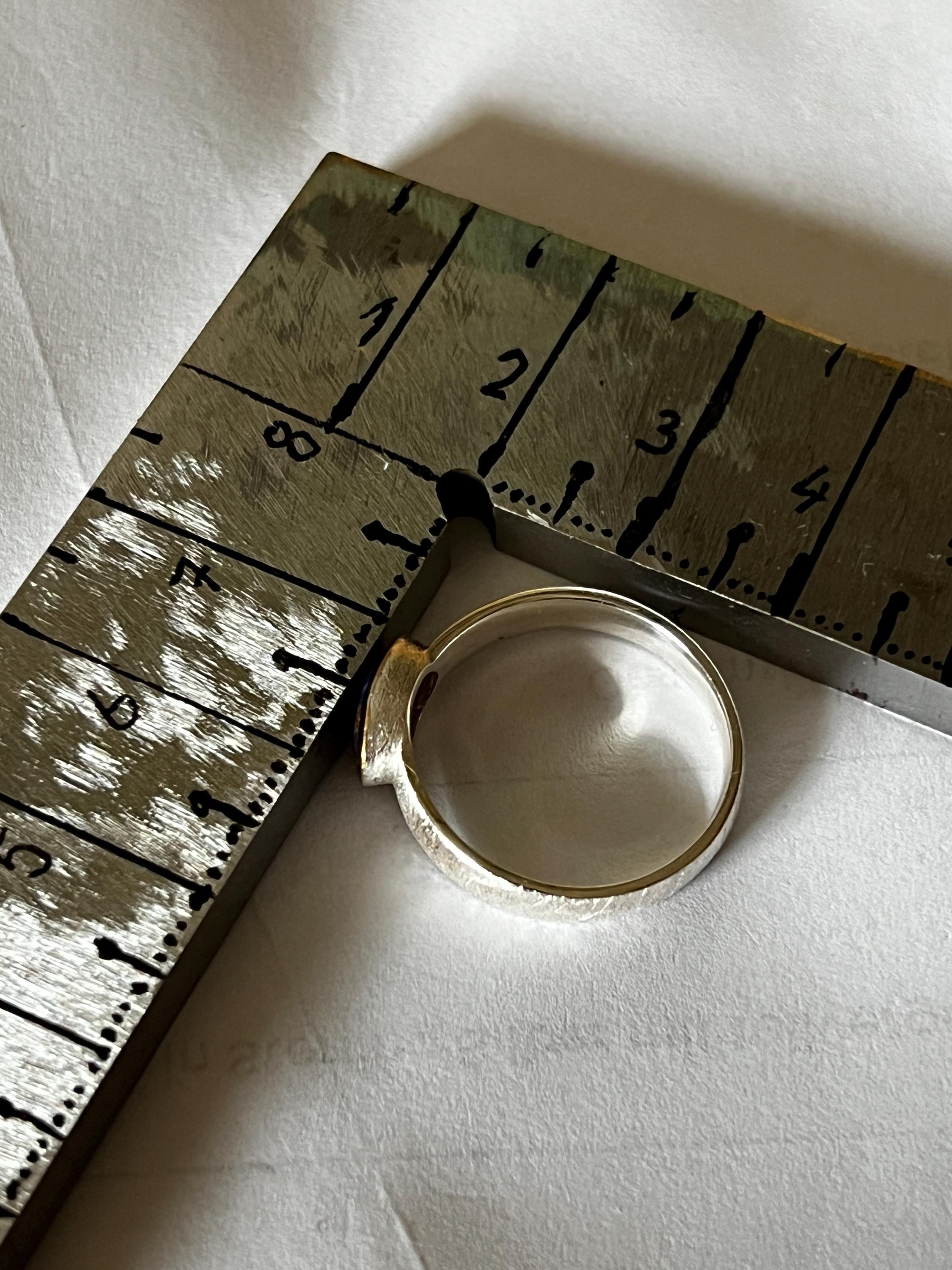 Blau roter Mond Opal 10mm x 7mm Ring in Sterlingsilber mit 18kt Goldvermeil Fassung deutsche Qualitätsarbeit