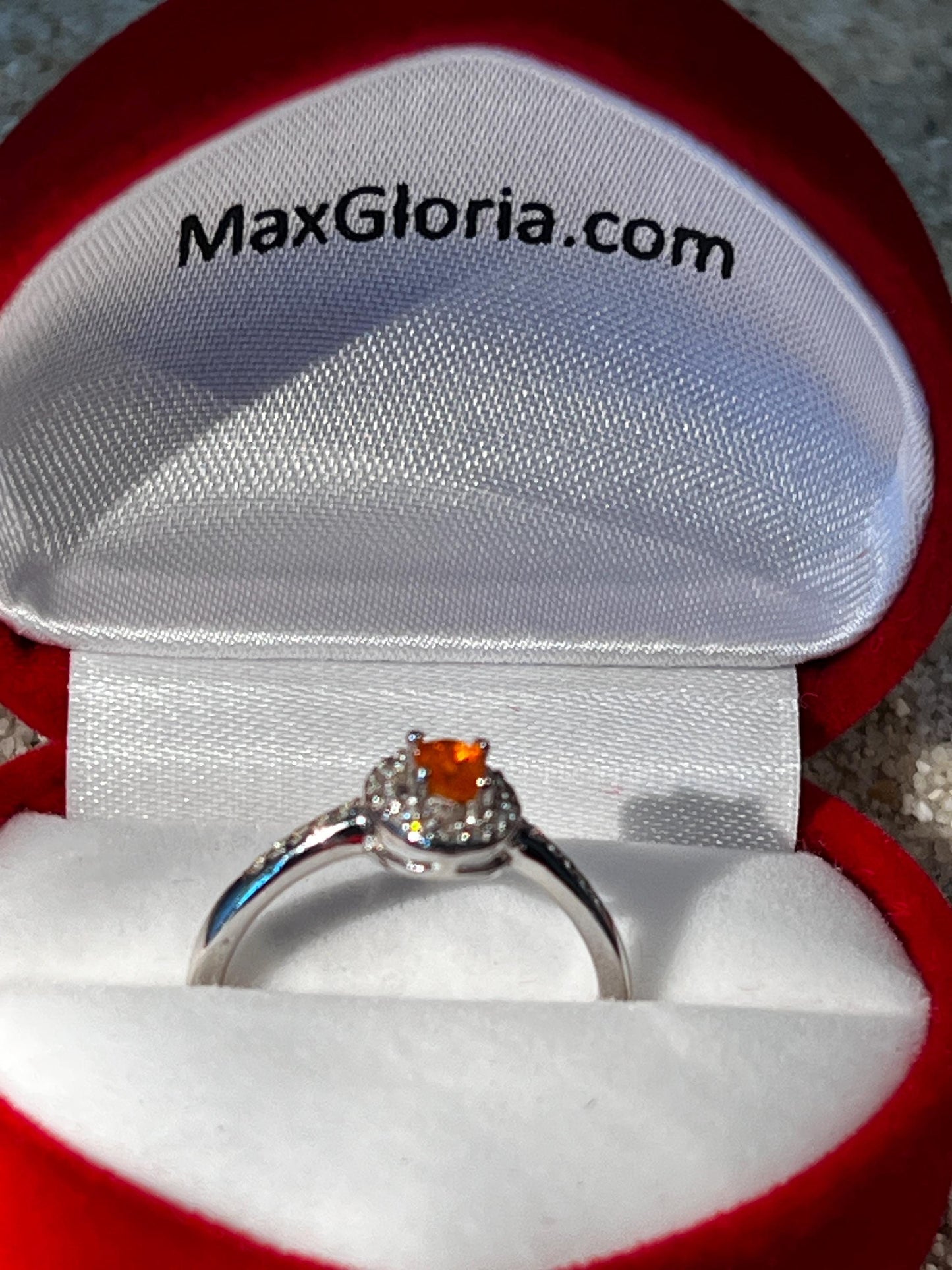 Mein Preis  Feueropal orange grün in Krappenfassung mit Zirkon Ring in Sterlingsilber