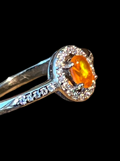 Mein Preis  Feueropal orange grün in Krappenfassung mit Zirkon Ring in Sterlingsilber