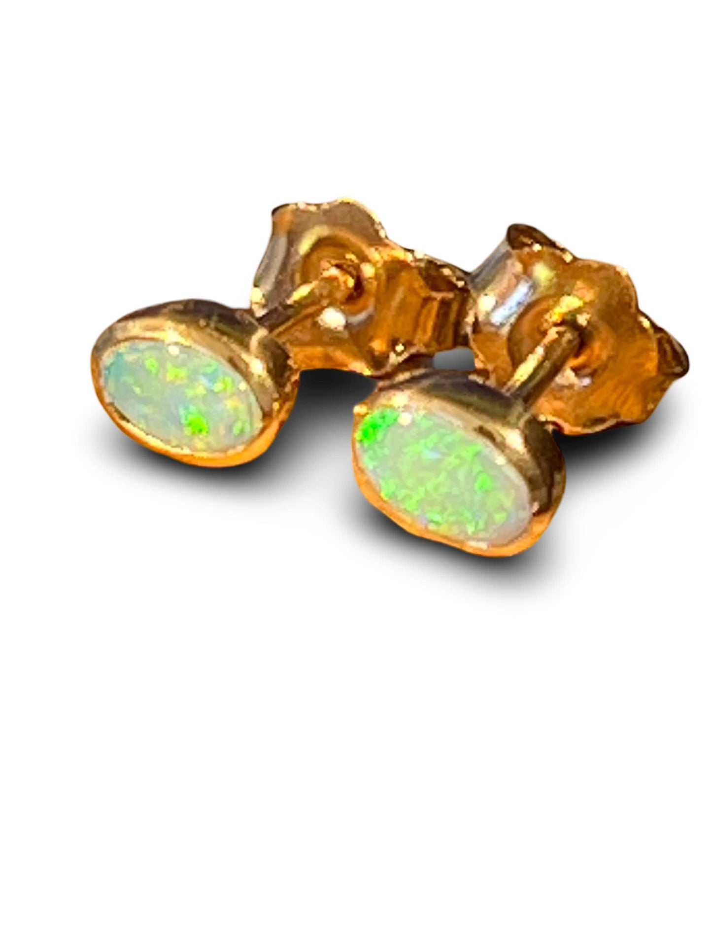 Australische Opal Ohrstecker in 18Kt Goldvermeil Fassung