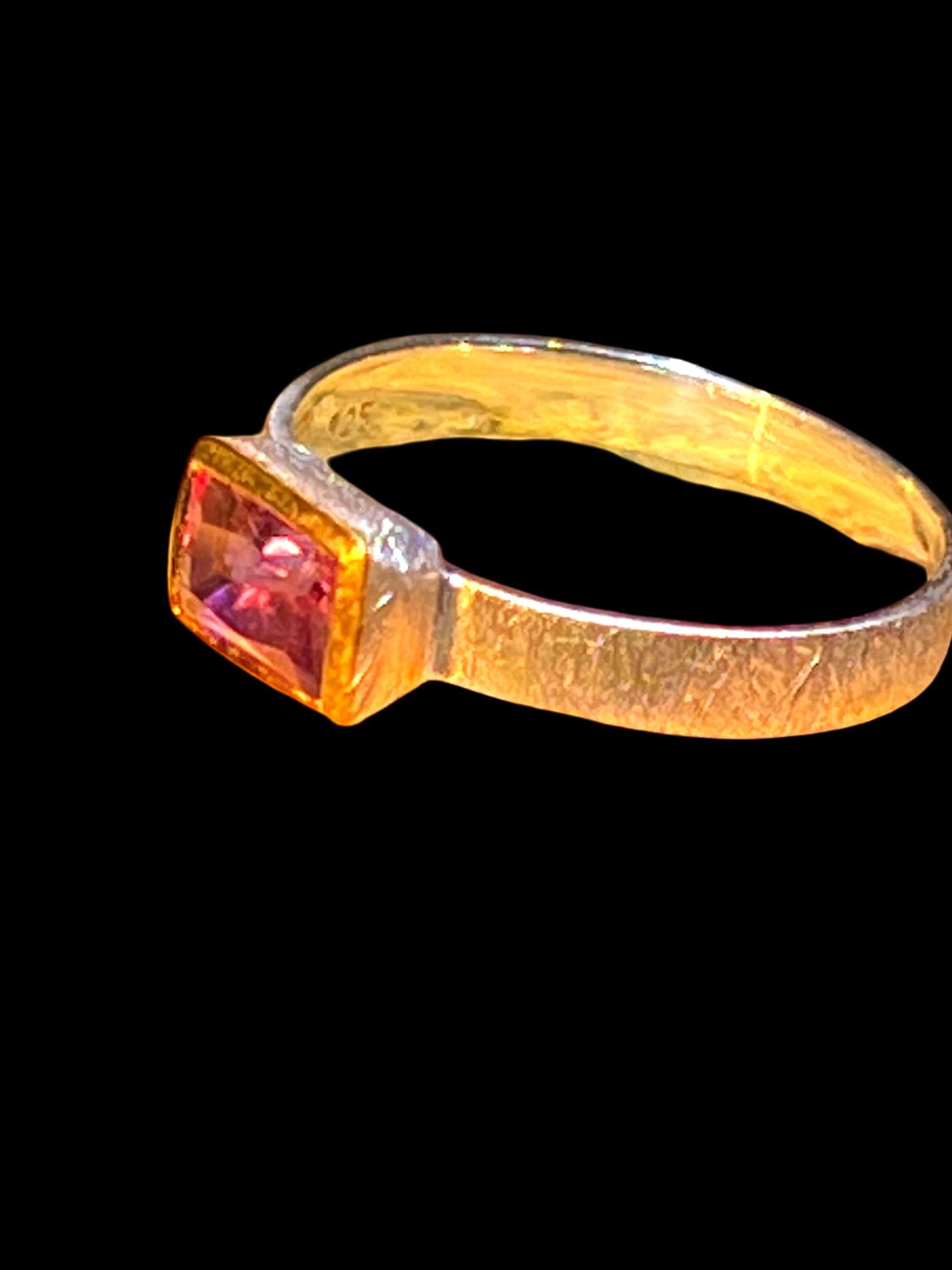 Amethyst in 18Kt Goldvermeil Designfassung Ring in Sterlingsilber