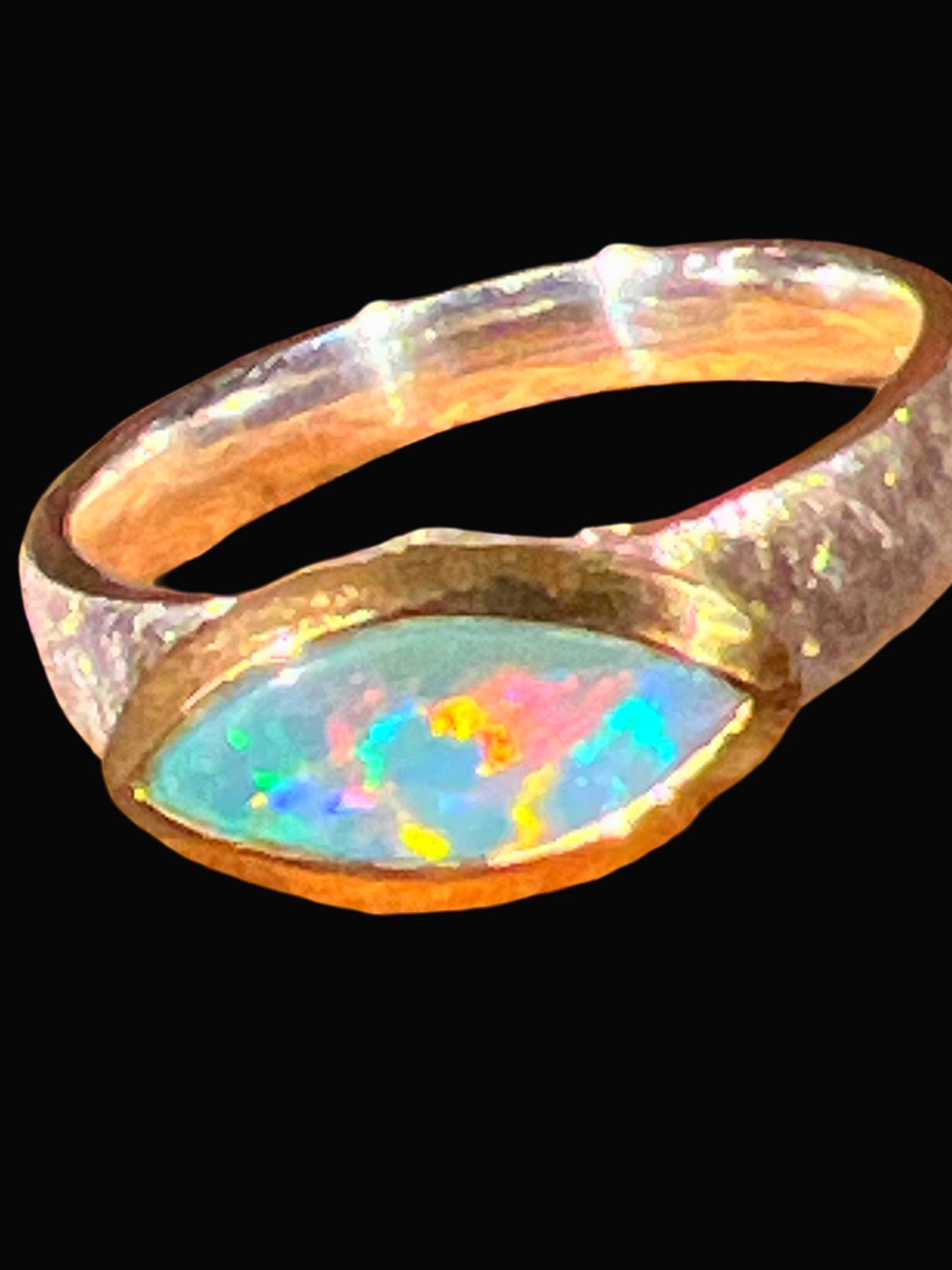 Mein Preis Coober Pedy Harlekin Opal Ring in Silber mit teilvergoldeter Fassung