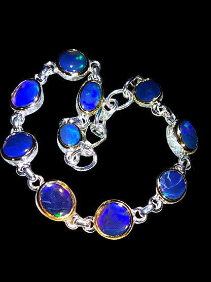 Opalarmband Opulent Blue Metallic Boulder Opal in 18Kt Goldvermeil Fassung