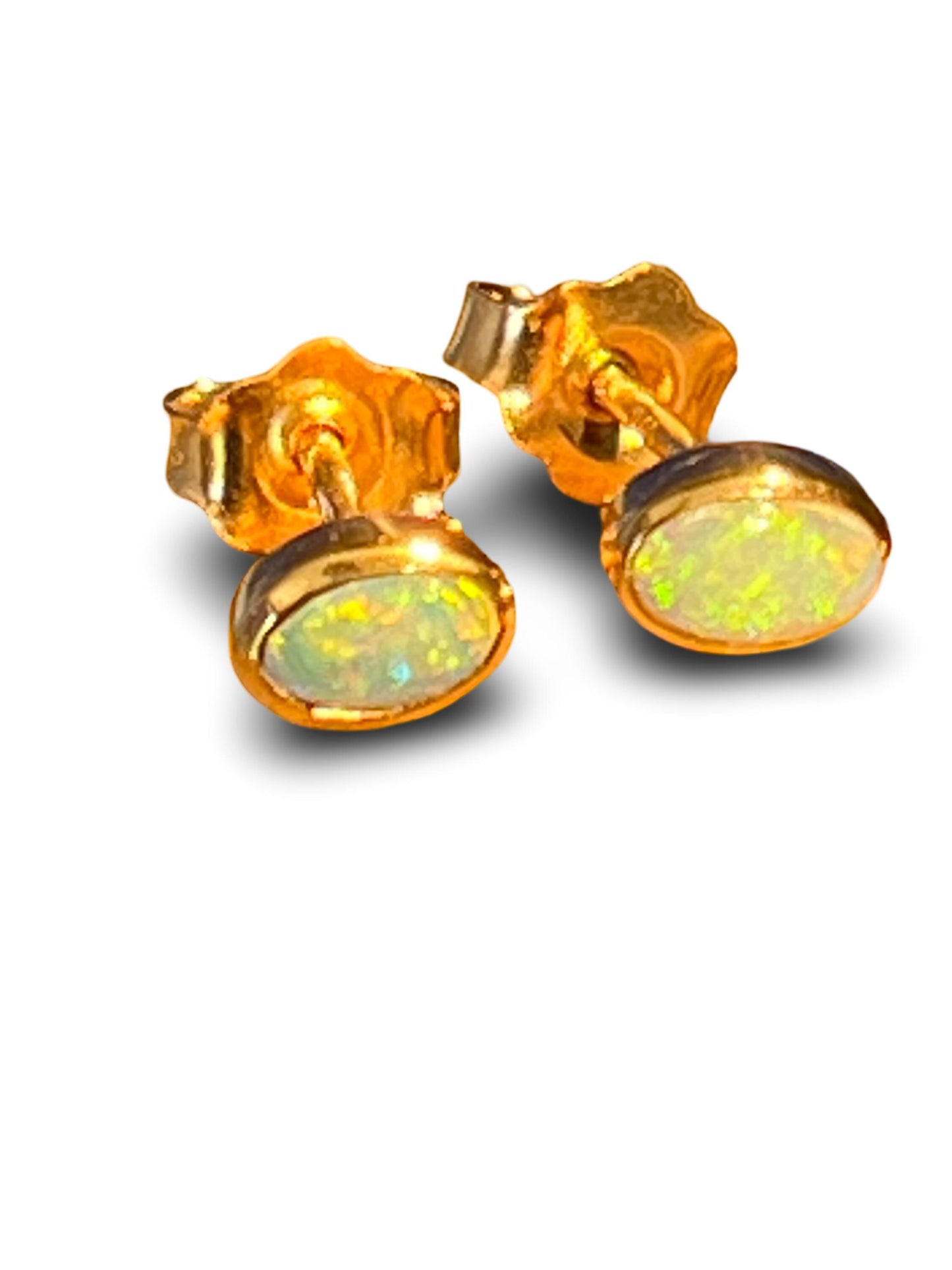 Australische Opal Ohrstecker in 18Kt Goldvermeil Fassung