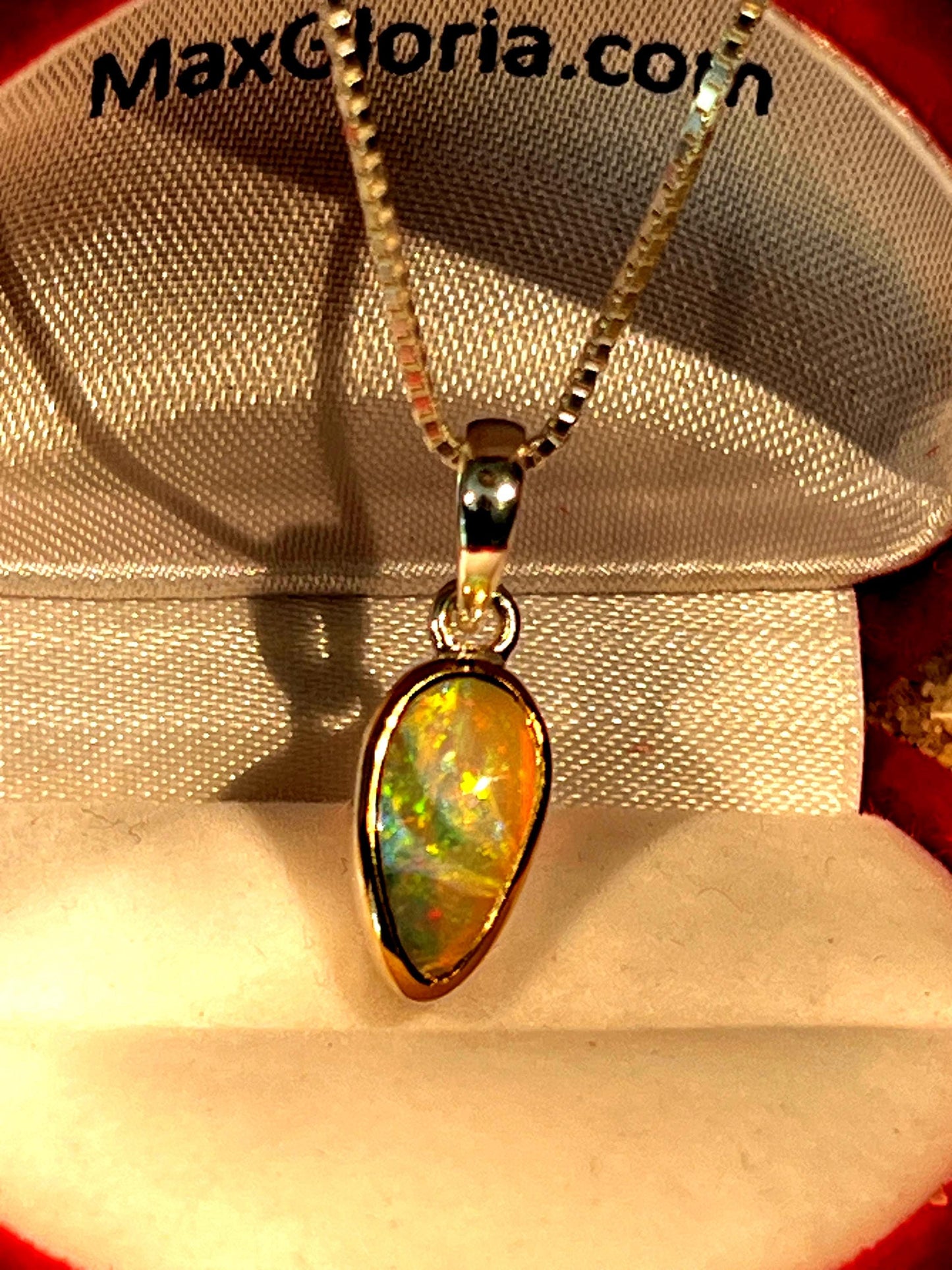 Mein Preis  Regenbogen Boulder Opal in 18Kt Goldvermeil Fassung Anhänger in Sterlingsilber