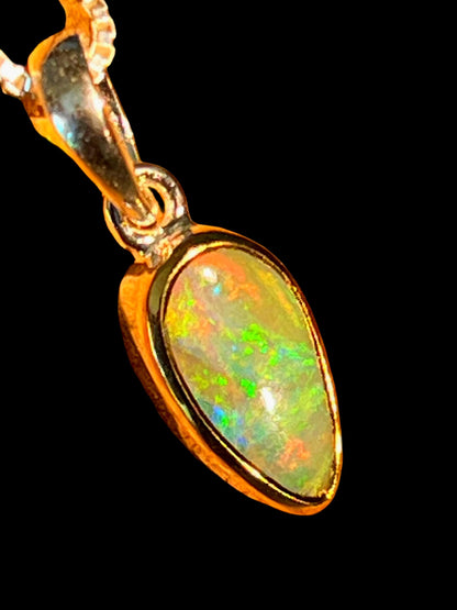 Mein Preis  Regenbogen Boulder Opal in 18Kt Goldvermeil Fassung Anhänger in Sterlingsilber