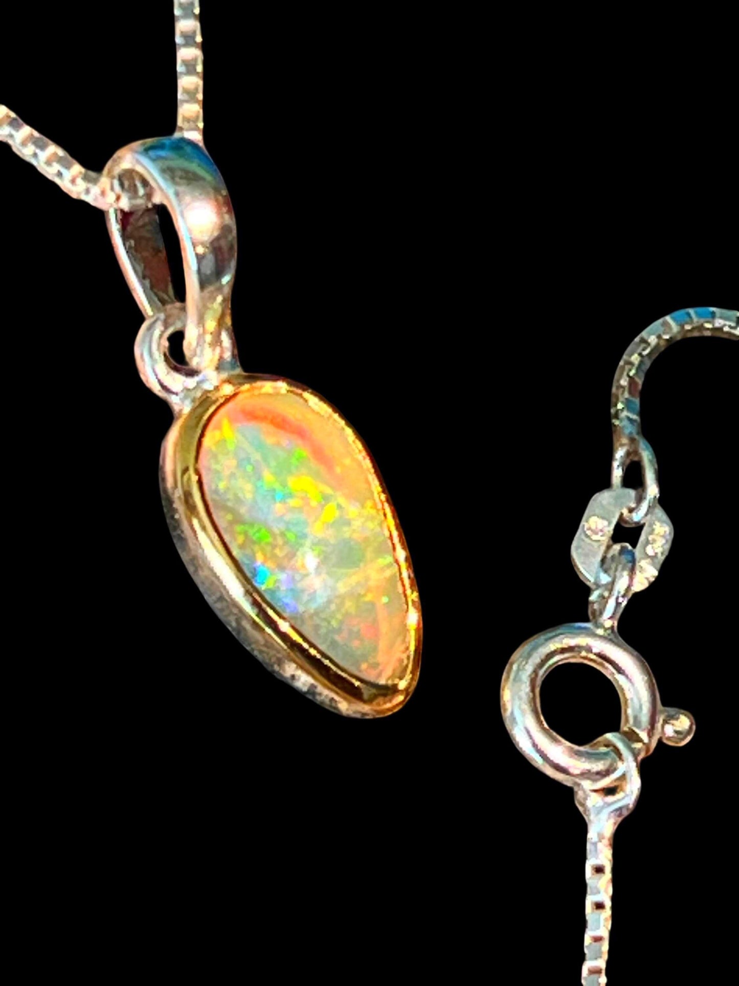 Mein Preis  Regenbogen Boulder Opal in 18Kt Goldvermeil Fassung Anhänger in Sterlingsilber