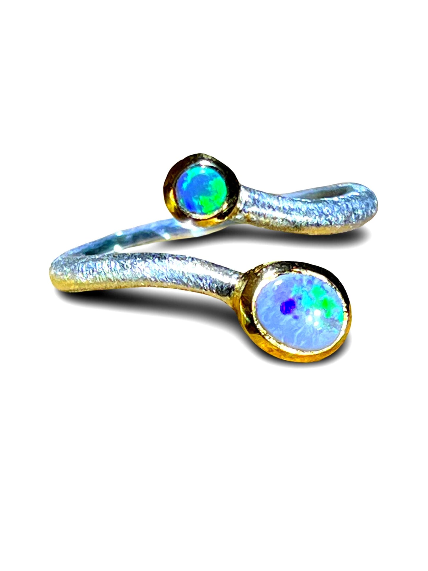 Zwei Schwarzopale irisch grün in 18kt Goldvermeil Fassung Sterlingsilberring