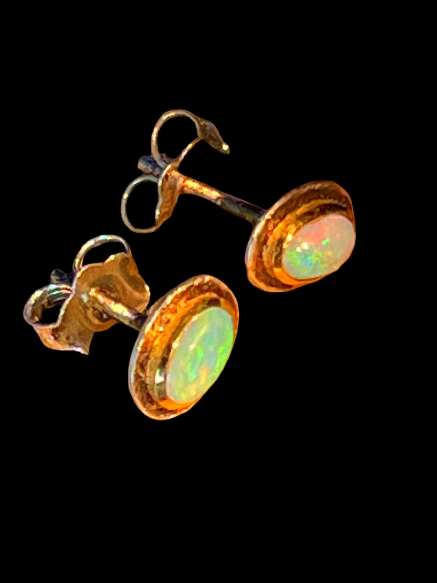 Wochenend Preis Australische Opal Ohrstecker in 18Kt Goldvermeil Fassung