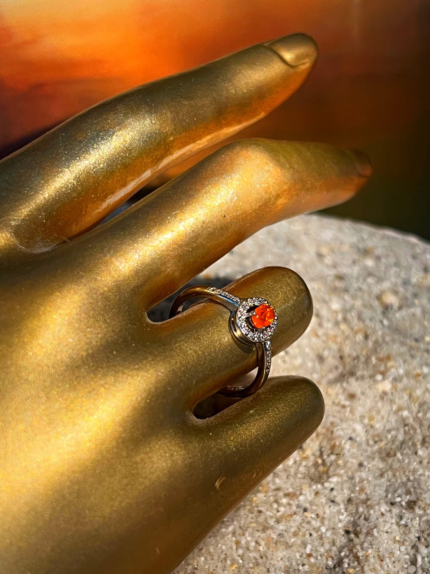 Mein Preis  Feueropal orange grün in Krappenfassung mit Zirkon Ring in Sterlingsilber
