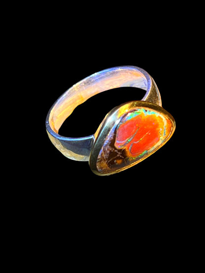 Boulder Natur Opal Queensland Ring in Silber mit goldplattierter Fassung