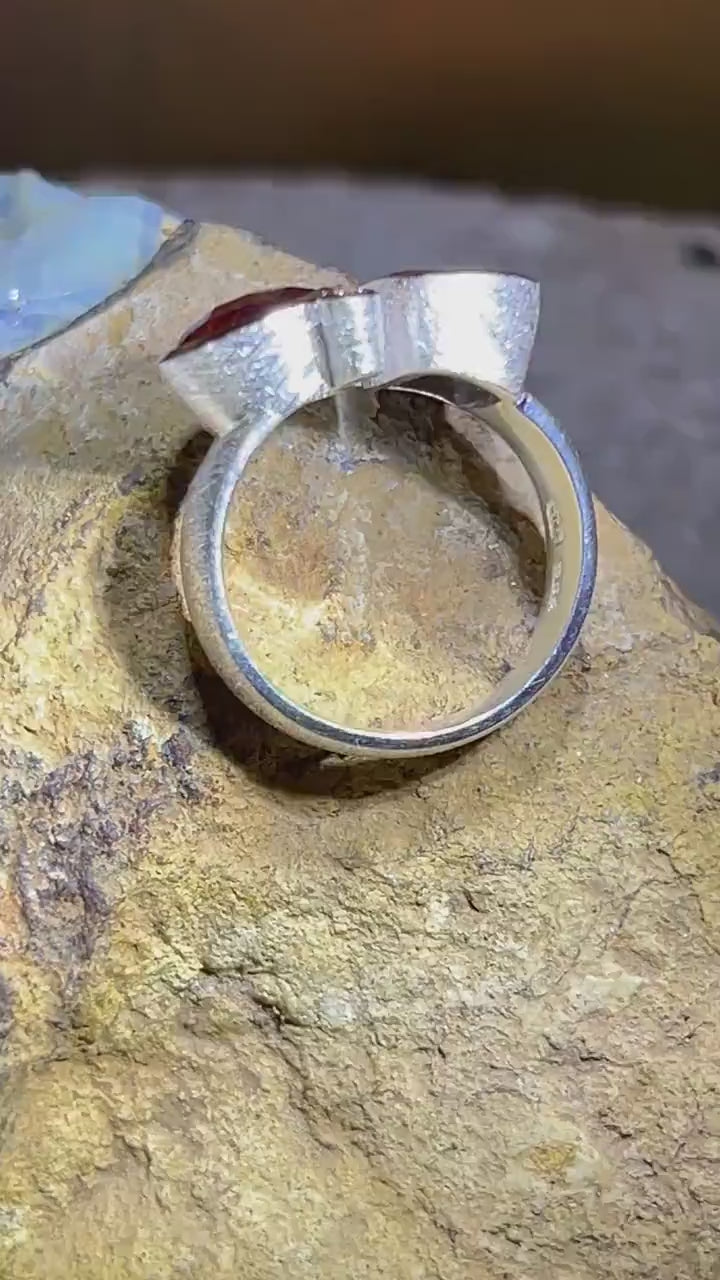 Gustav Klimt Opal mit Madagaskar Turmalin Ring in Sterlingsilber und 18Kt Gold Vermeil Fassung  deutsche Handarbeit