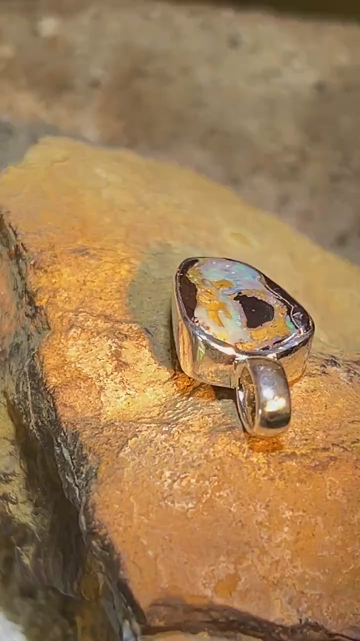 Boulder Opal Naturstrucktur Anhänger in Sterlingsilber