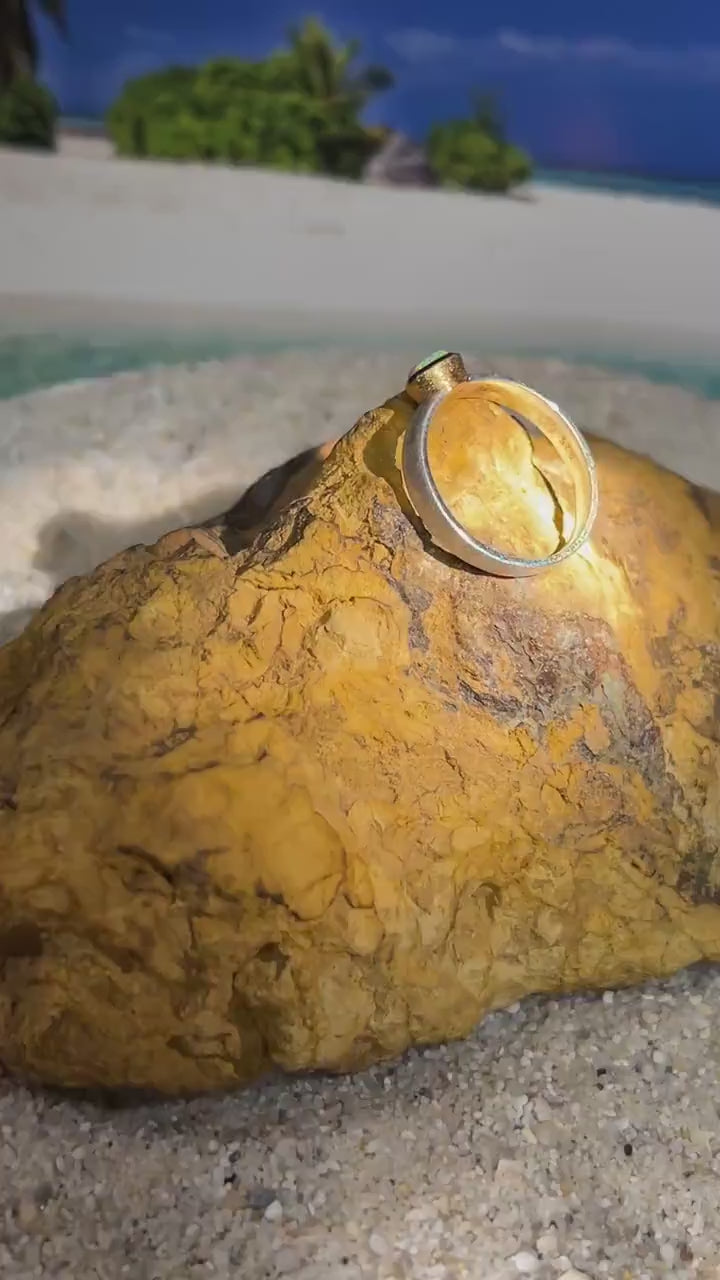 australischer Flashopal in 18kt Goldvermeilfassung Sterlingsilberring deutsche Handarbeit