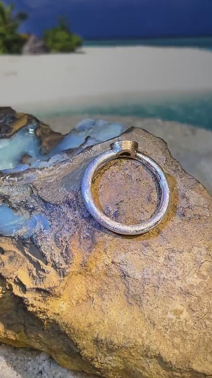 Schwarzopal Minimalist Ring in Silber mit vergoldeter Fassung