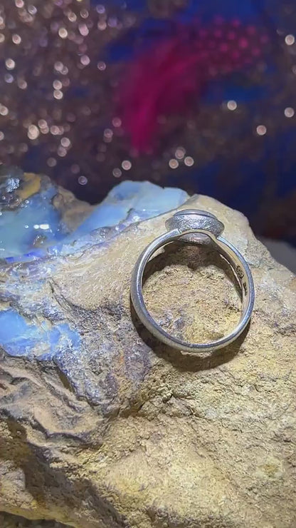 Natürlich blauer  Mondstein Ring in Silber