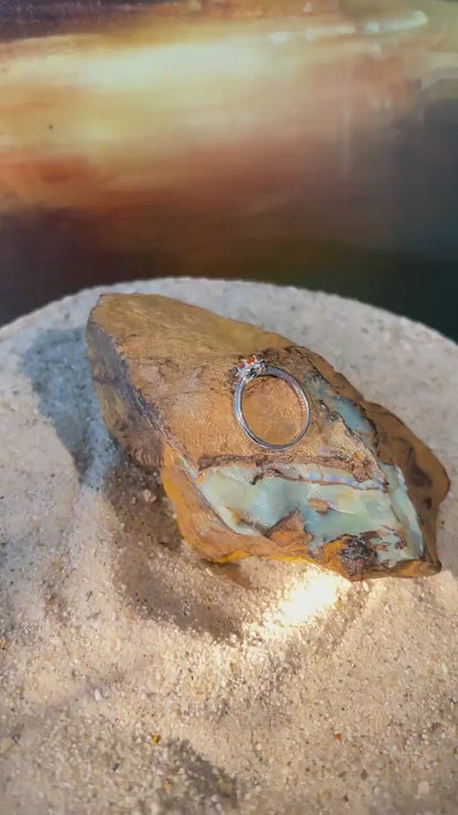 Mein Preis  Feueropal orange grün in Krappenfassung mit Zirkon Ring in Sterlingsilber
