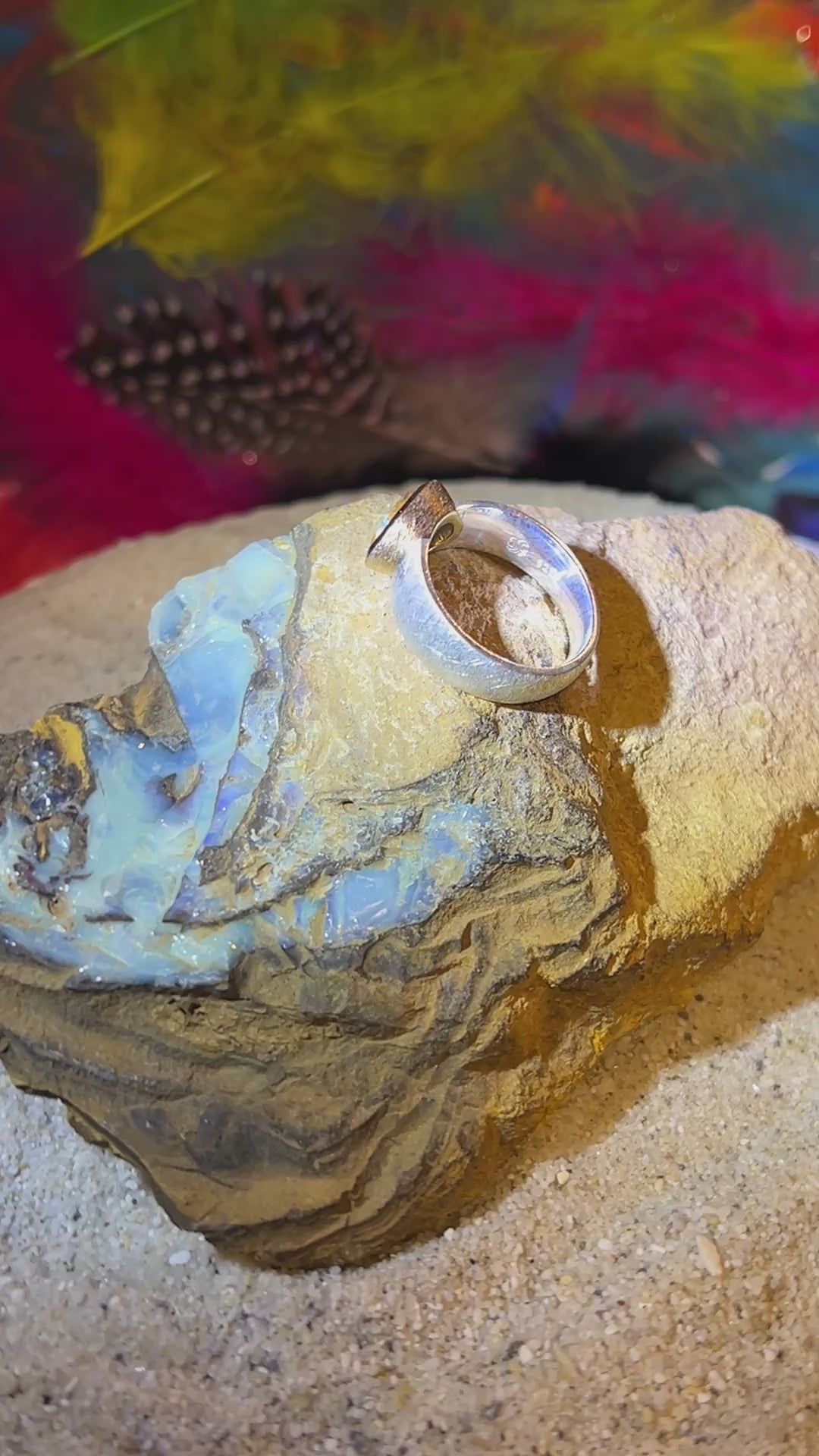 Boulder Opal Schöner Blick Ring in Silber mit vergoldeter Fassung